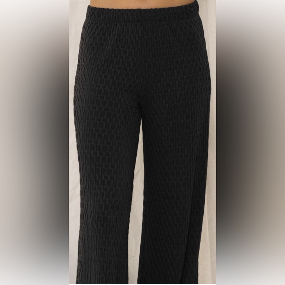B150B🌺Perfect BLACK elastic waist straight leg pants-upscale honeycomb pattern - Picture 2 of 7